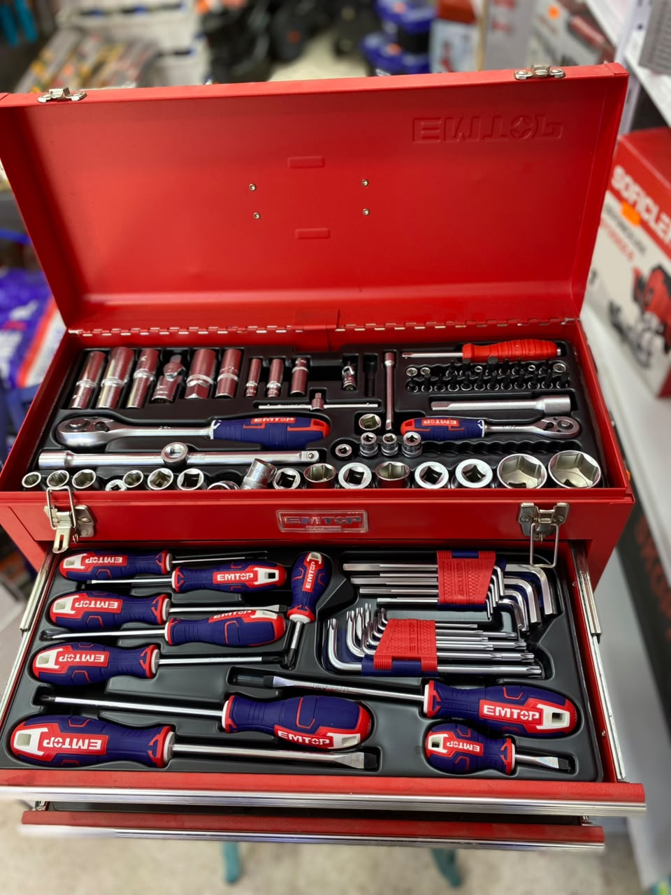Caisse à outils 3titoirs 132 pcs EMTOP ETHS01321